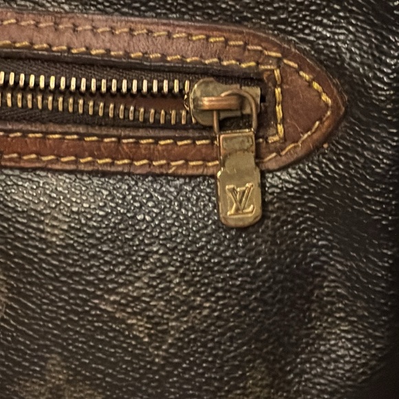 LOUIS VUITTON Monogram Marly
Dragonne GM Clutch Bag
Auth with COA - Picture 2 of 15